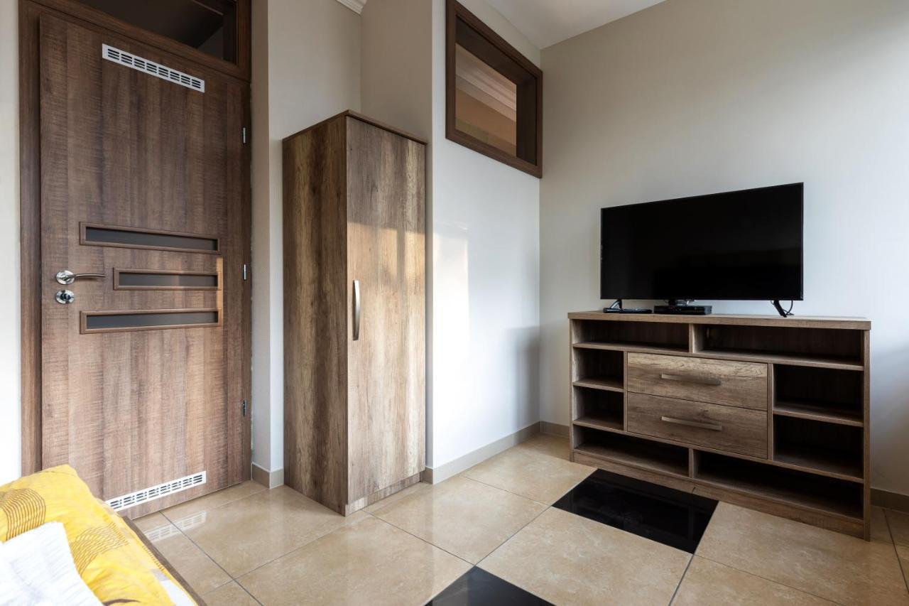 Napfeny Panzio Es Rendezvenyhaz Hotel Kecskemet Bagian luar foto