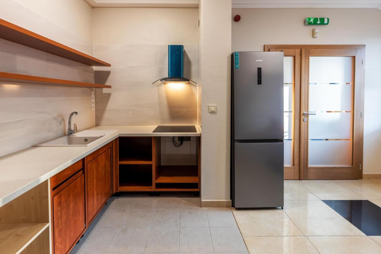 Napfeny Panzio Es Rendezvenyhaz Hotel Kecskemet Bagian luar foto