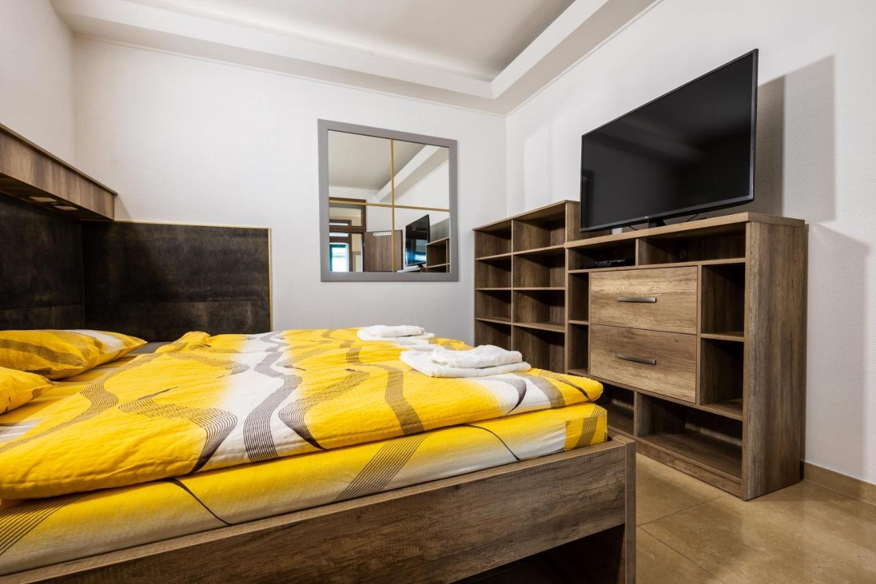 Napfeny Panzio Es Rendezvenyhaz Hotel Kecskemet Bagian luar foto