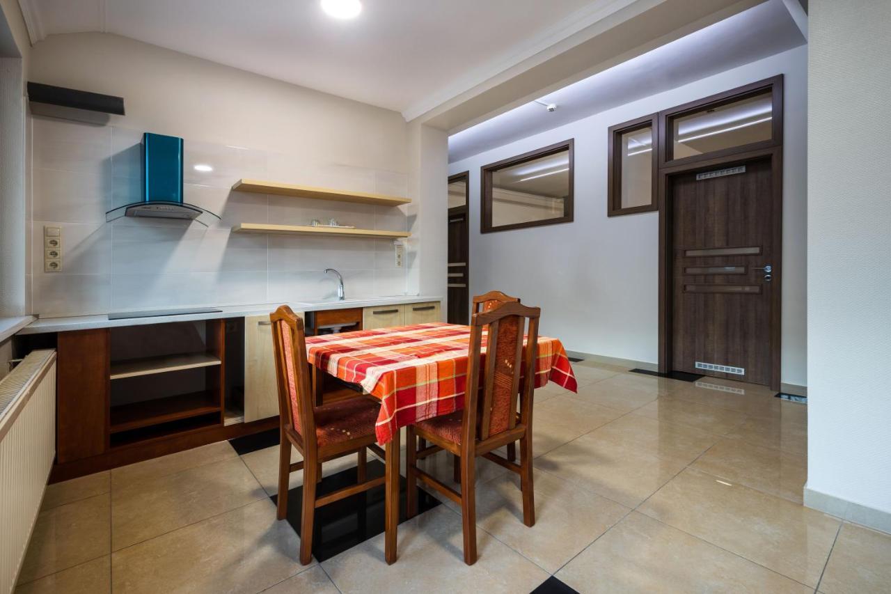Napfeny Panzio Es Rendezvenyhaz Hotel Kecskemet Bagian luar foto