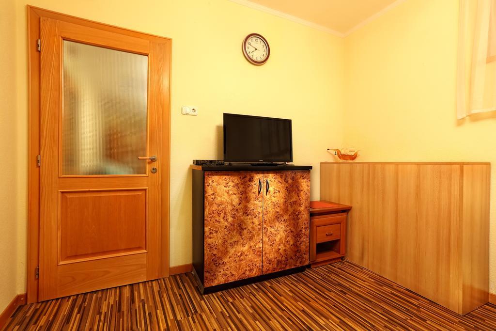 Napfeny Panzio Es Rendezvenyhaz Hotel Kecskemet Ruang foto