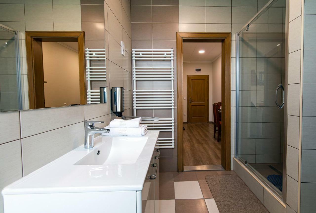 Napfeny Panzio Es Rendezvenyhaz Hotel Kecskemet Bagian luar foto