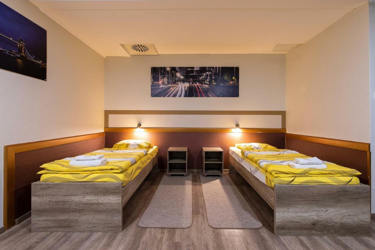 Napfeny Panzio Es Rendezvenyhaz Hotel Kecskemet Bagian luar foto