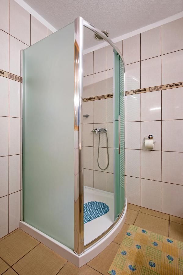 Napfeny Panzio Es Rendezvenyhaz Hotel Kecskemet Bagian luar foto